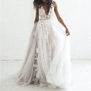 NWT Willowby by Watters Galatea